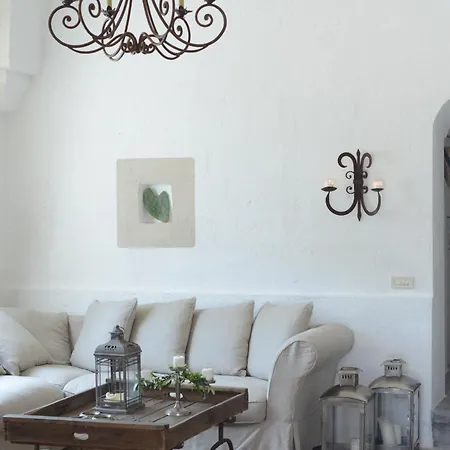 Villa Masseria Biondo Speziale Montalbano (Apulia)